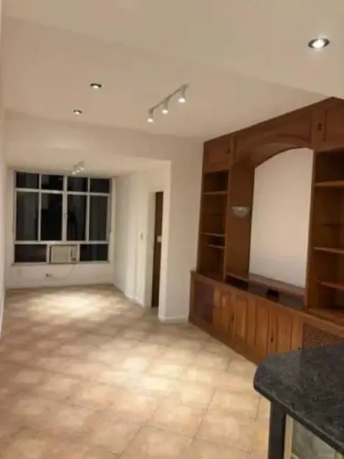 Foto 1 de Apartamento com 2 quartos para alugar, 70m2 em Rio De Janeiro - RJ