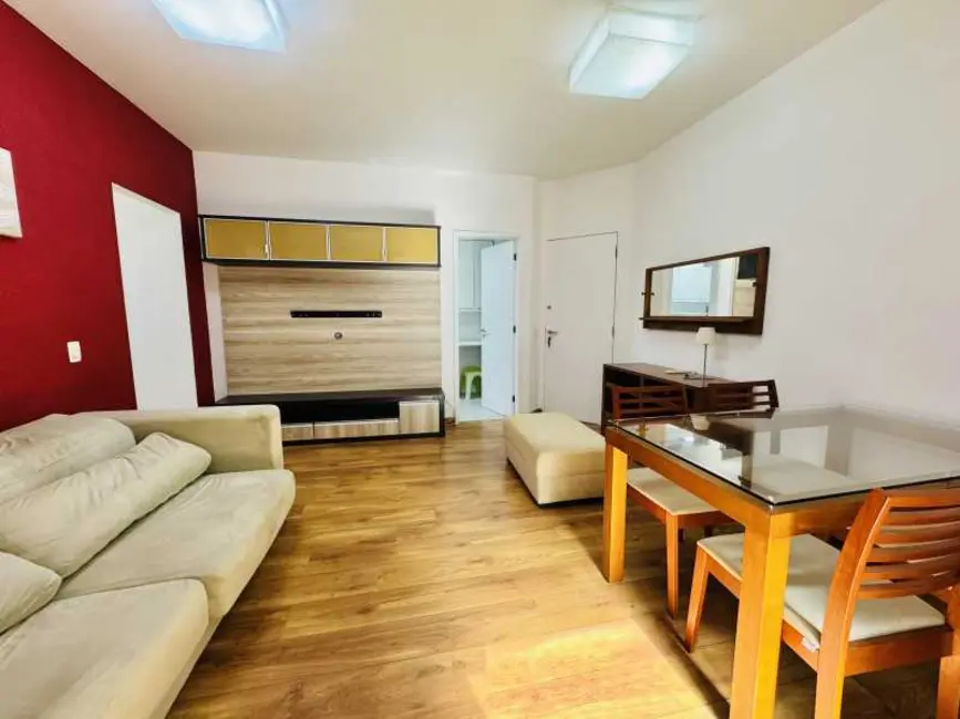 Apartamento com 3 quartos para alugar, 90m2 em Rio De Janeiro - RJ - imagem 5 Foto 5 de Apartamento com 3 quartos para alugar, 90m2 em Rio De Janeiro - RJ