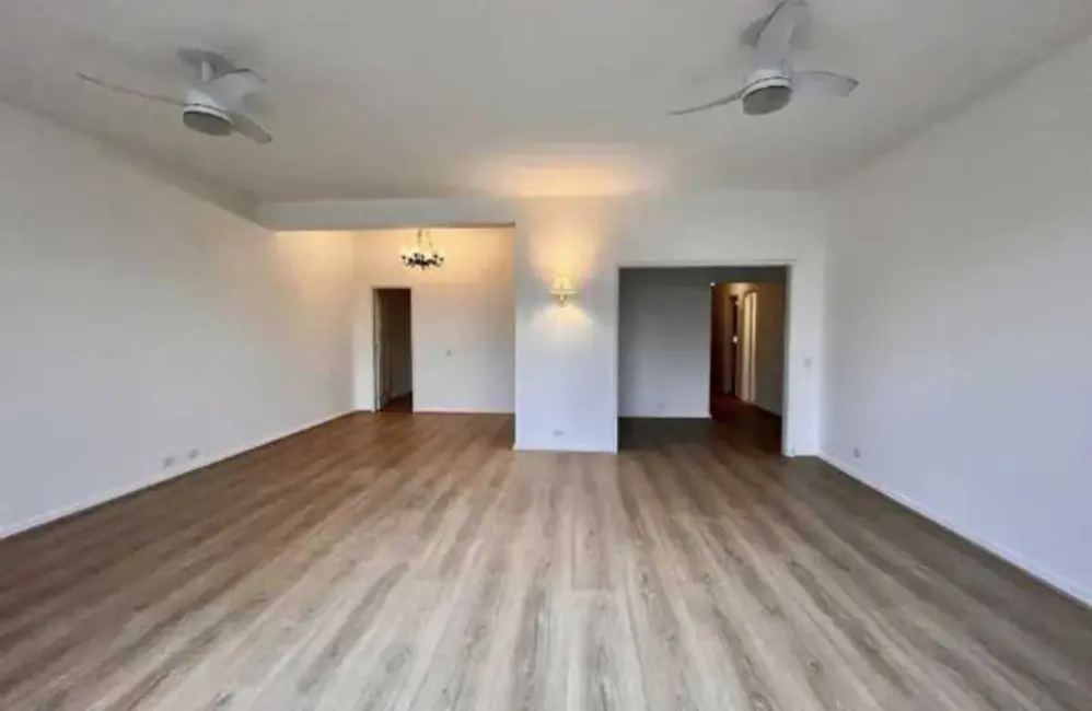 Apartamento com 4 quartos para alugar, 166m2 em Rio De Janeiro - RJ - imagem 3 Foto 3 de Apartamento com 4 quartos para alugar, 166m2 em Rio De Janeiro - RJ