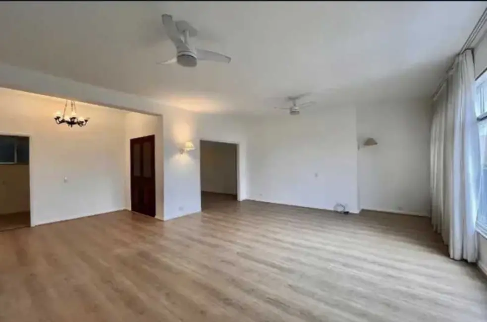 Apartamento com 4 quartos para alugar, 166m2 em Rio De Janeiro - RJ - imagem 2 Foto 2 de Apartamento com 4 quartos para alugar, 166m2 em Rio De Janeiro - RJ