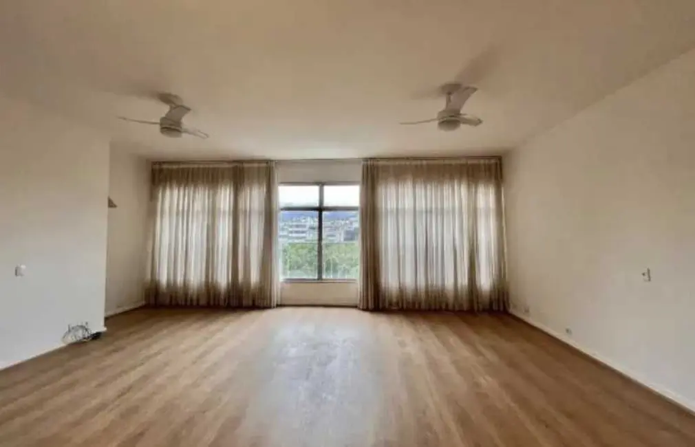 Apartamento com 4 quartos para alugar, 166m2 em Rio De Janeiro - RJ - imagem 5 Foto 5 de Apartamento com 4 quartos para alugar, 166m2 em Rio De Janeiro - RJ