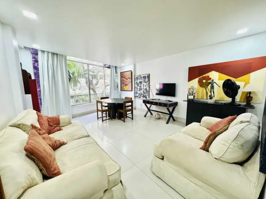 Foto 2 de Apartamento com 2 quartos à venda, 90m2 em Rio De Janeiro - RJ