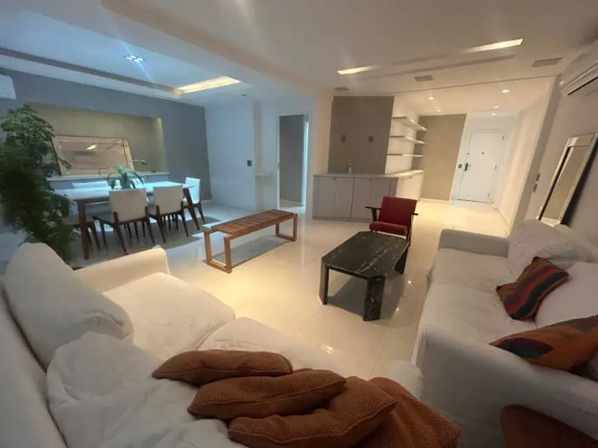 Apartamento com 3 quartos à venda, 109m2 em Rio De Janeiro - RJ - imagem 4 Foto 4 de Apartamento com 3 quartos à venda, 109m2 em Rio De Janeiro - RJ