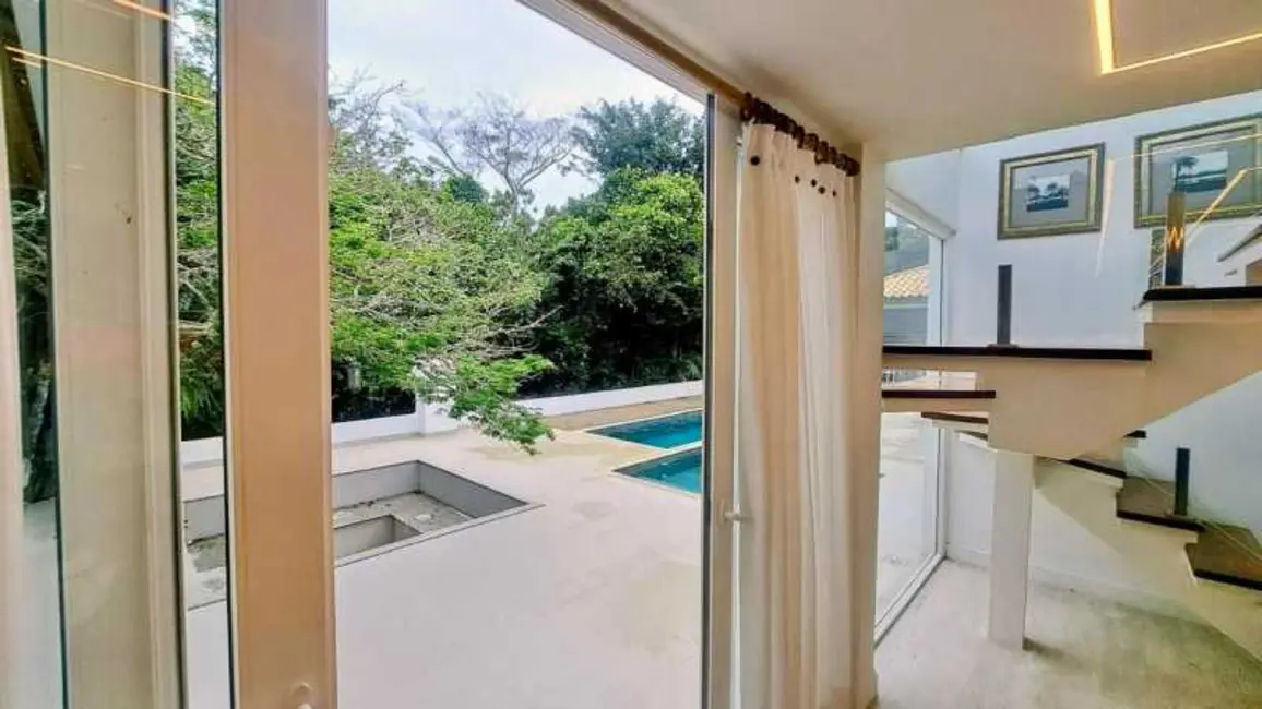 Casa de Condomínio com 3 quartos à venda, 300m2 em Armacao Dos Buzios - RJ - imagem 8 Foto 8 de Casa de Condomínio com 3 quartos à venda, 300m2 em Armacao Dos Buzios - RJ