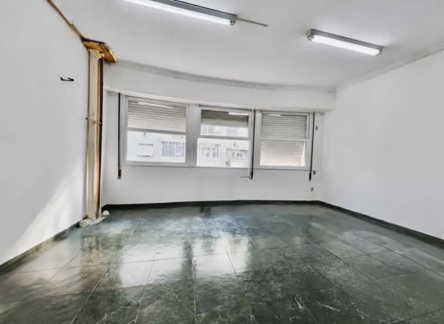 Foto 1 de Apartamento com 1 quarto à venda, 30m2 em Rio De Janeiro - RJ