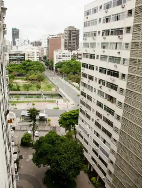 Apartamento com 1 quarto para alugar, 50m2 em Rio De Janeiro - RJ - imagem 2 Foto 2 de Apartamento com 1 quarto para alugar, 50m2 em Rio De Janeiro - RJ