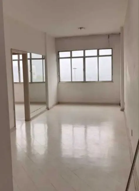 Foto 4 de Apartamento com 2 quartos para alugar, 70m2 em Rio De Janeiro - RJ