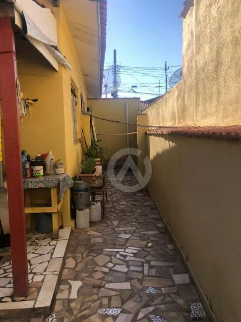 Foto 2 de Casa com 3 quartos à venda, 200m2 em Jardim Yara, Pouso Alegre - MG