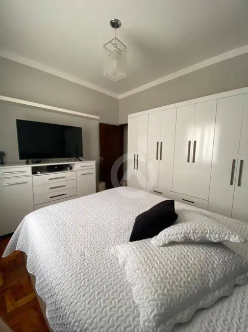Casa com 3 quartos à venda, 180m2 em Centro, Pouso Alegre - MG - imagem 4 Foto 4 de Casa com 3 quartos à venda, 180m2 em Centro, Pouso Alegre - MG
