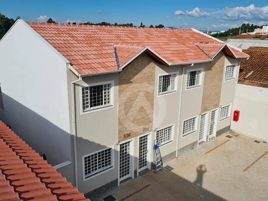 Foto 1 de Sobrado com 2 quartos à venda, 100m2 em Cidade Vergani, Pouso Alegre - MG
