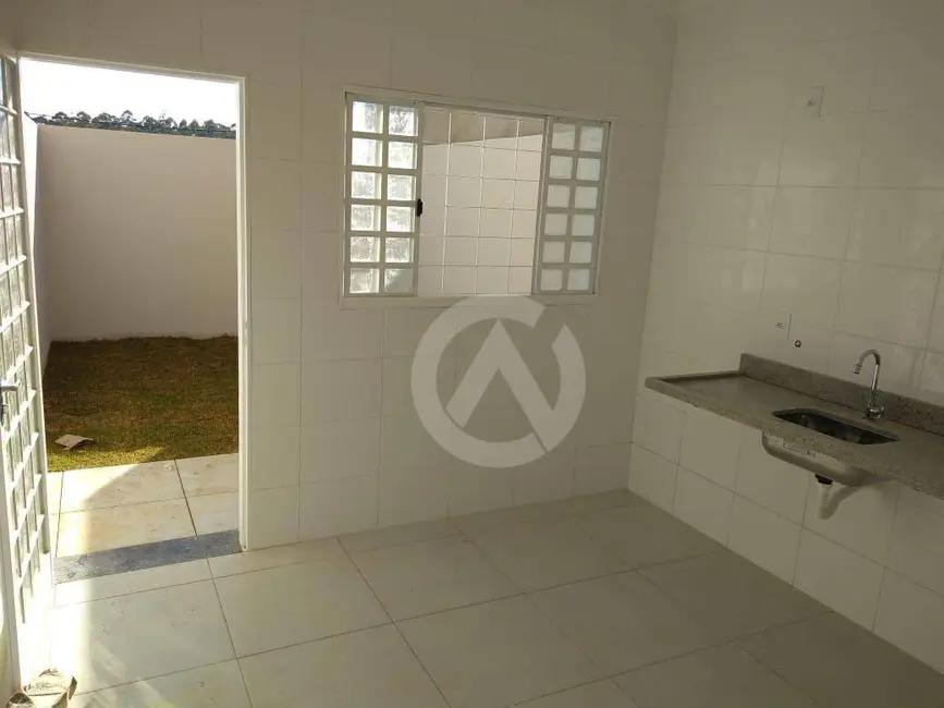 Sobrado com 2 quartos à venda, 100m2 em Cidade Vergani, Pouso Alegre - MG - imagem 3 Foto 3 de Sobrado com 2 quartos à venda, 100m2 em Cidade Vergani, Pouso Alegre - MG