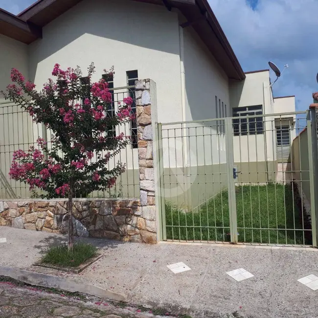 Foto 3 de Casa com 2 quartos à venda, 240m2 em Jardim Aureliano, Pouso Alegre - MG