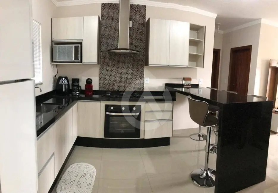 Foto 1 de Apartamento com 2 quartos à venda, 80m2 em Pouso Alegre - MG