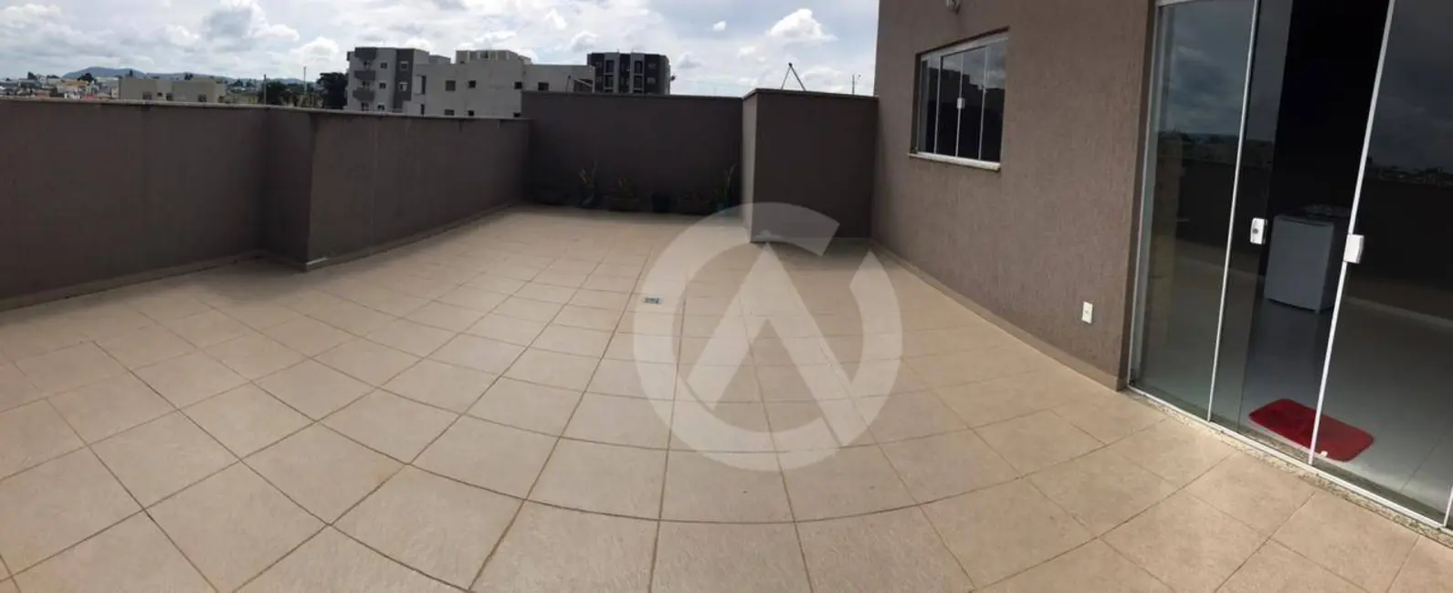 Foto 2 de Apartamento com 2 quartos à venda, 80m2 em Pouso Alegre - MG