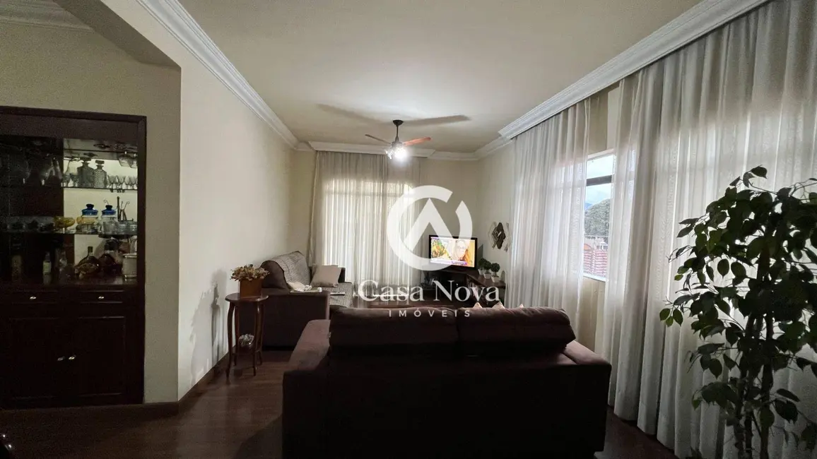 Apartamento com 3 quartos à venda, 182m2 em Centro, Pouso Alegre - MG - imagem 8 Foto 8 de Apartamento com 3 quartos à venda, 182m2 em Centro, Pouso Alegre - MG
