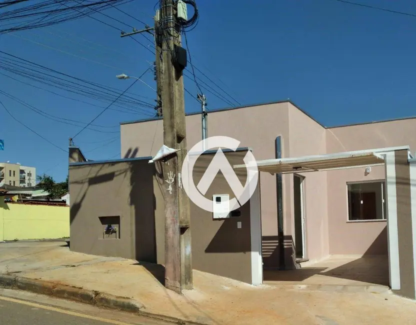 Foto 1 de Casa com 2 quartos à venda, 100m2 em Cidade Vergani, Pouso Alegre - MG