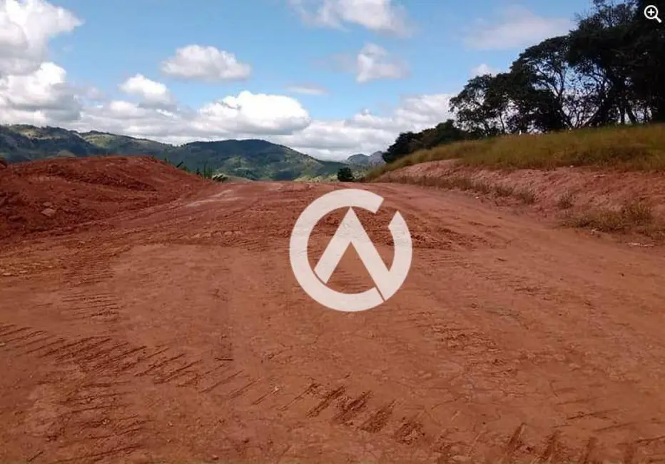 Foto 3 de Terreno / Lote à venda, 126m2 em Pedralva - MG