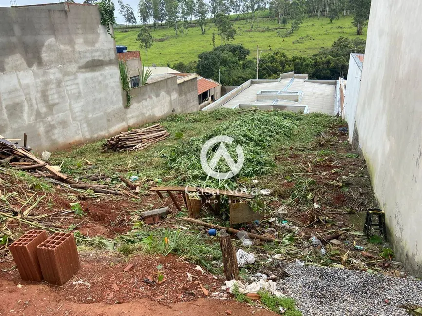 Foto 1 de Terreno / Lote à venda, 300m2 em Pouso Alegre - MG