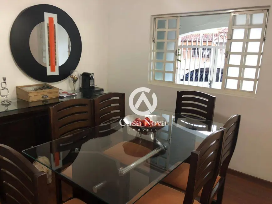 Foto 2 de Casa com 3 quartos à venda, 144m2 em Jardim Olímpico, Pouso Alegre - MG