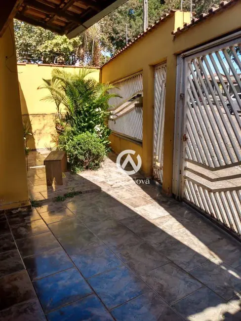 Casa com 3 quartos à venda, 217m2 em Foch I, Pouso Alegre - MG - imagem 5 Foto 5 de Casa com 3 quartos à venda, 217m2 em Foch I, Pouso Alegre - MG