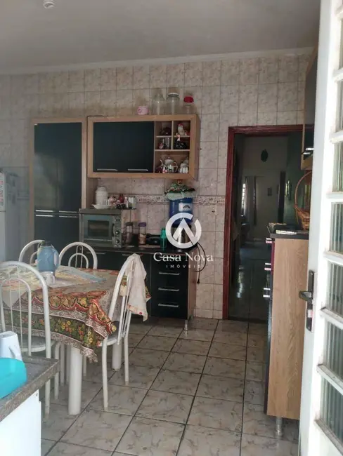Casa com 3 quartos à venda, 217m2 em Foch I, Pouso Alegre - MG - imagem 4 Foto 4 de Casa com 3 quartos à venda, 217m2 em Foch I, Pouso Alegre - MG