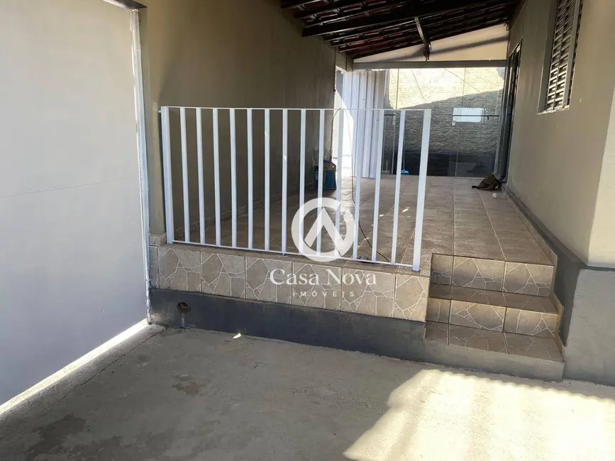 Foto 3 de Casa com 4 quartos à venda, 300m2 em Cidade Vergani, Pouso Alegre - MG