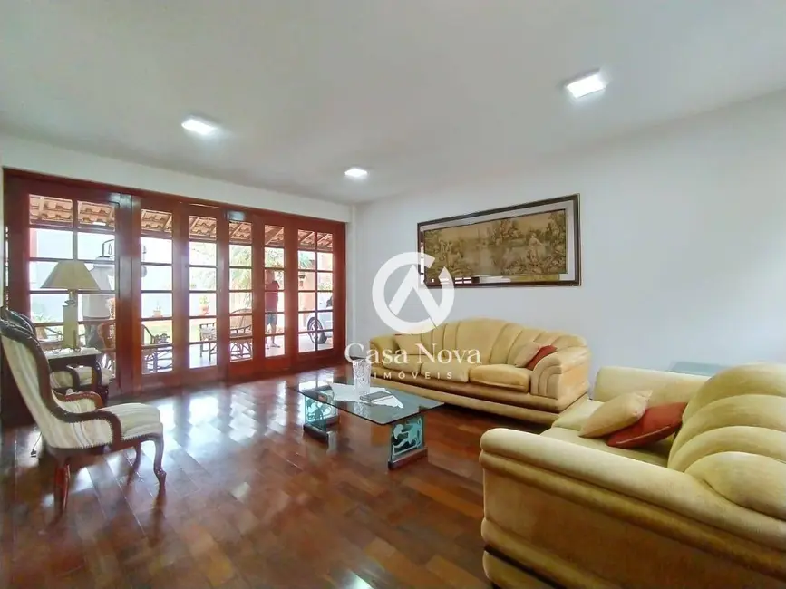 Foto 9 de Casa com 4 quartos à venda, 487m2 em Jardim Noronha, Pouso Alegre - MG