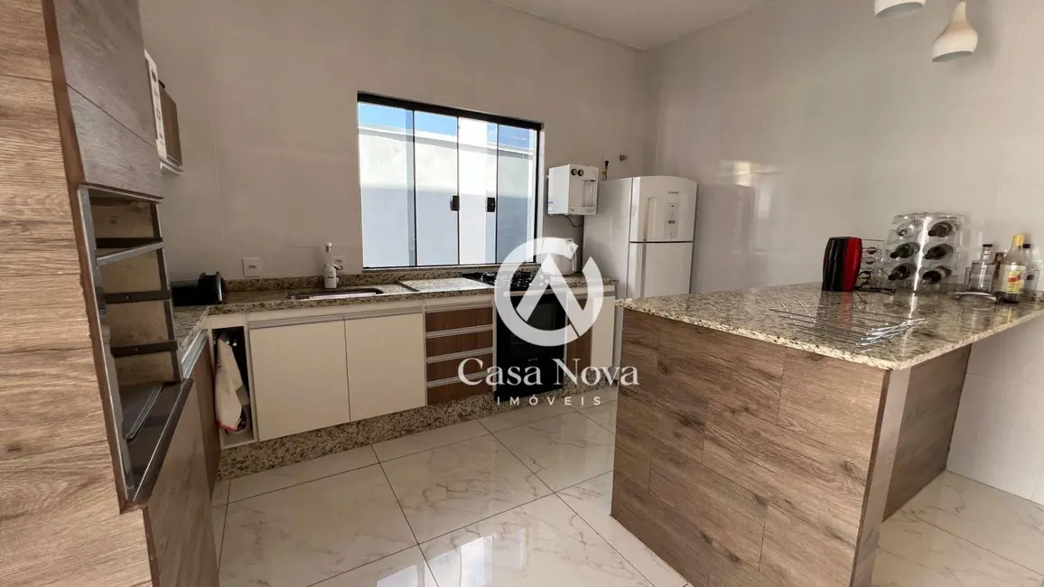 Casa com 3 quartos à venda, 300m2 em Pouso Alegre - MG - imagem 4 Foto 4 de Casa com 3 quartos à venda, 300m2 em Pouso Alegre - MG