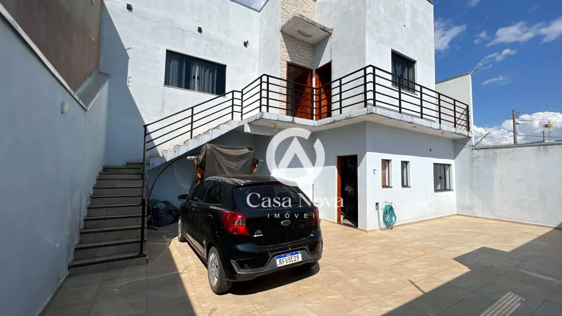 Foto 2 de Casa com 3 quartos à venda, 300m2 em Pouso Alegre - MG