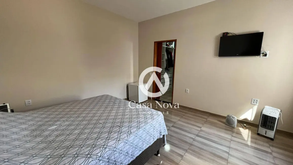 Casa com 3 quartos à venda, 300m2 em Pouso Alegre - MG - imagem 8 Foto 8 de Casa com 3 quartos à venda, 300m2 em Pouso Alegre - MG