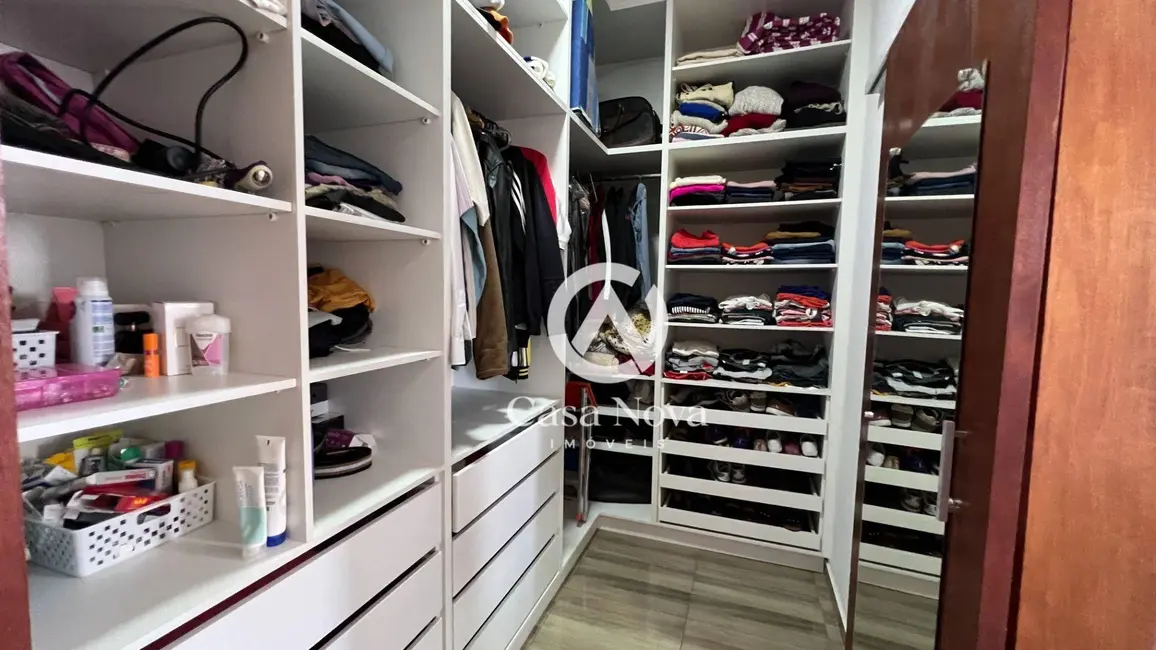 Casa com 3 quartos à venda, 300m2 em Pouso Alegre - MG - imagem 7 Foto 7 de Casa com 3 quartos à venda, 300m2 em Pouso Alegre - MG