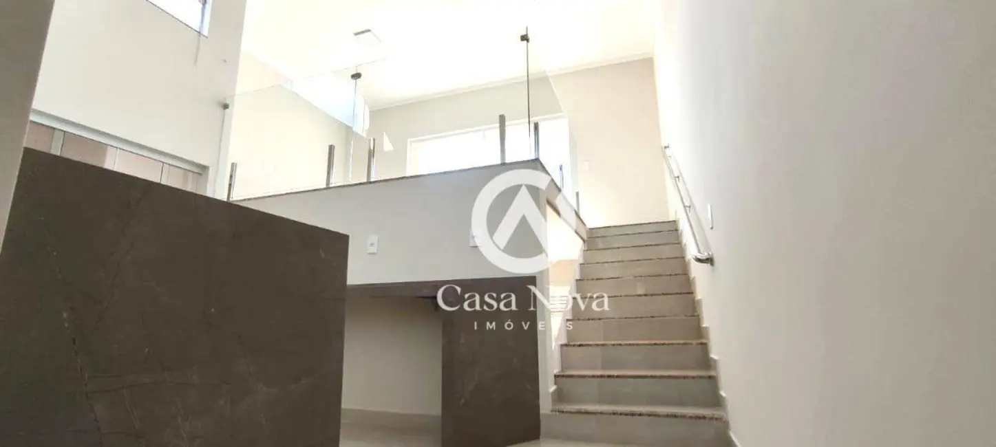 Foto 2 de Casa com 3 quartos à venda, 150m2 em Cidade Vergani, Pouso Alegre - MG