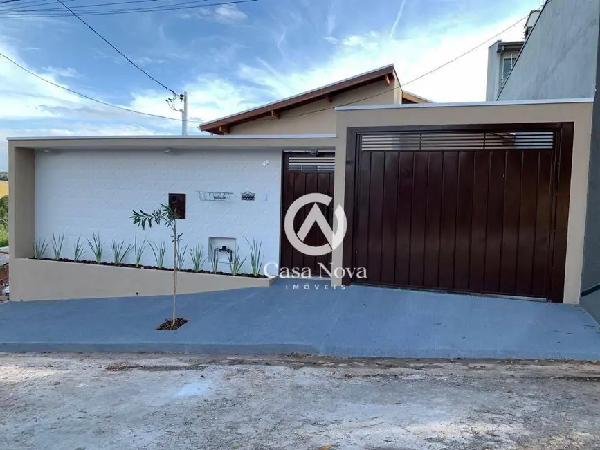 Foto 1 de Casa com 3 quartos à venda, 200m2 em Pouso Alegre - MG