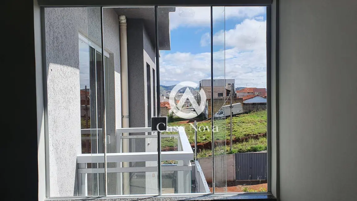 Foto 3 de Apartamento com 2 quartos à venda, 62m2 em Pouso Alegre - MG