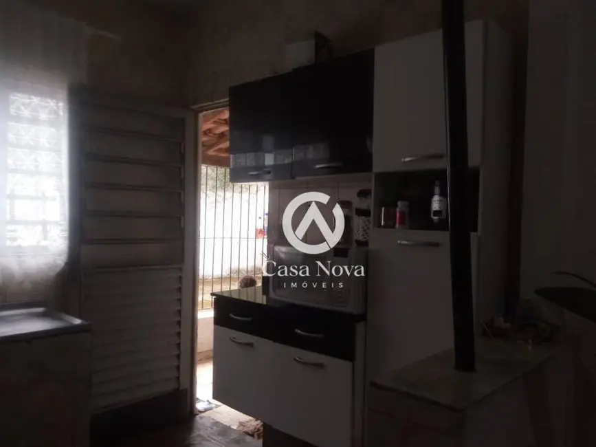 Foto 4 de Casa com 2 quartos à venda, 200m2 em Pouso Alegre - MG