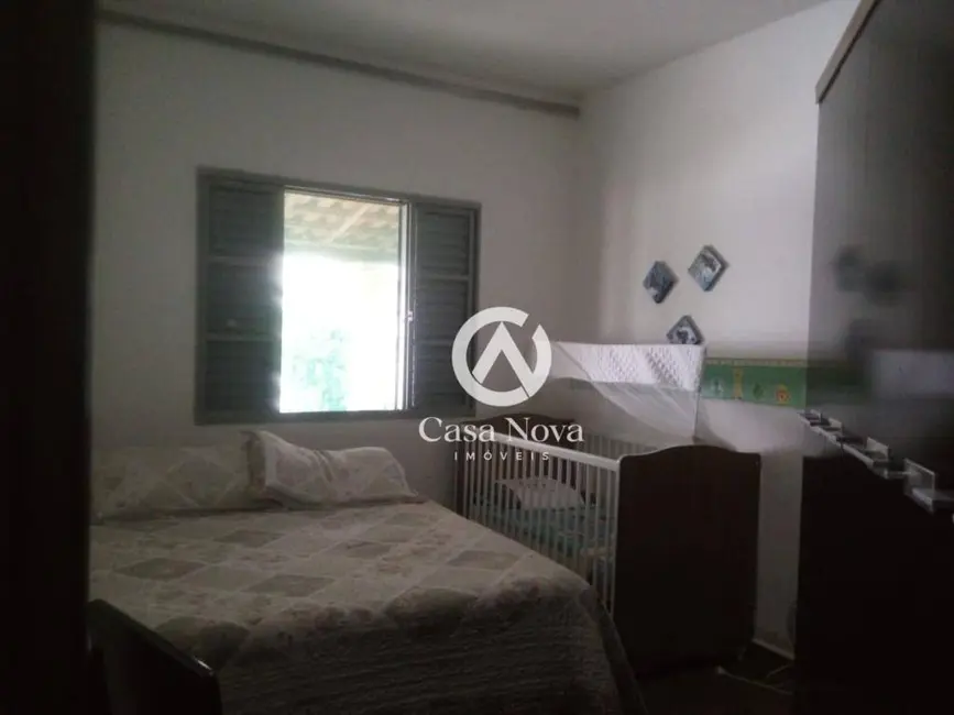 Foto 2 de Casa com 2 quartos à venda, 200m2 em Pouso Alegre - MG