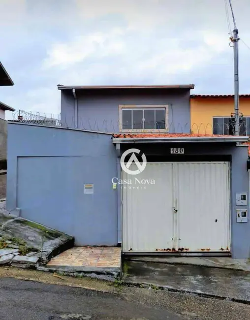 Foto 1 de Casa com 2 quartos à venda, 120m2 em Pouso Alegre - MG