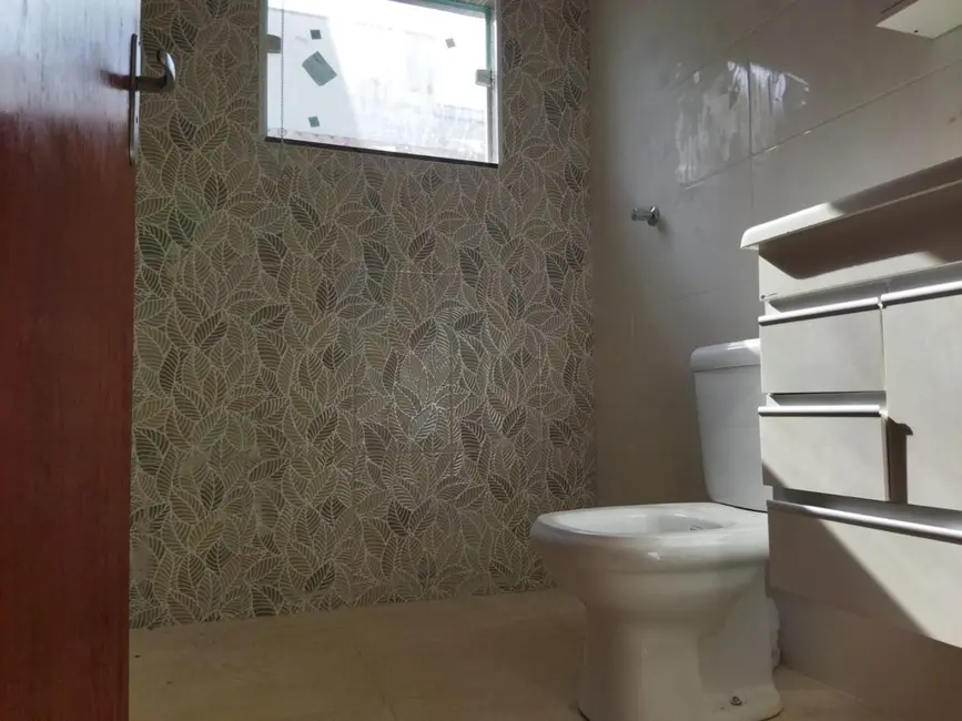 Foto 2 de Casa com 2 quartos à venda, 120m2 em Pouso Alegre - MG