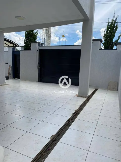 Casa com 3 quartos à venda, 309m2 em Pousada dos Campos II, Pouso Alegre - MG - imagem 3 Foto 3 de Casa com 3 quartos à venda, 309m2 em Pousada dos Campos II, Pouso Alegre - MG