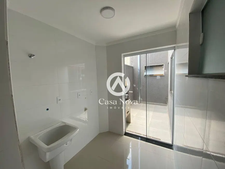 Foto 4 de Apartamento com 2 quartos à venda, 71m2 em Pouso Alegre - MG