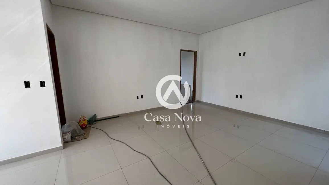 Foto 8 de Casa com 3 quartos à venda, 200m2 em Jardim Aeroporto, Pouso Alegre - MG