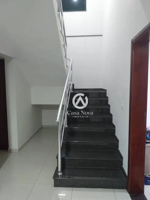 Foto 8 de Casa com 3 quartos à venda, 300m2 em Pouso Alegre - MG