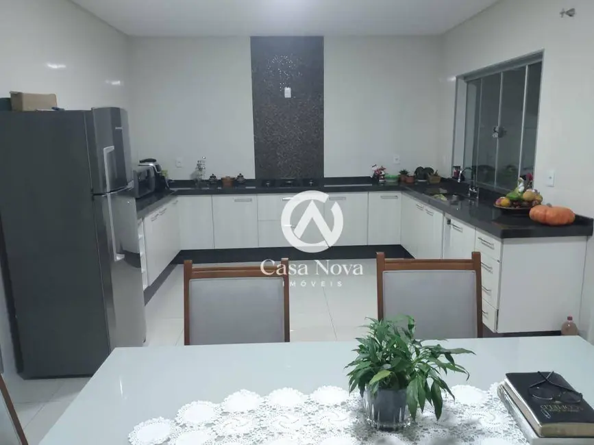 Foto 7 de Casa com 3 quartos à venda, 300m2 em Pouso Alegre - MG