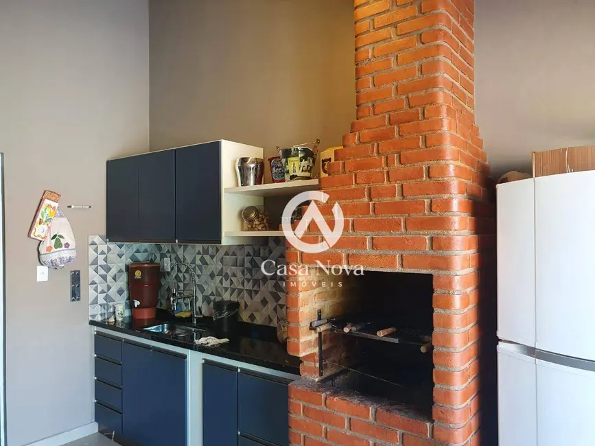 Foto 2 de Casa com 3 quartos à venda, 315m2 em Pouso Alegre - MG