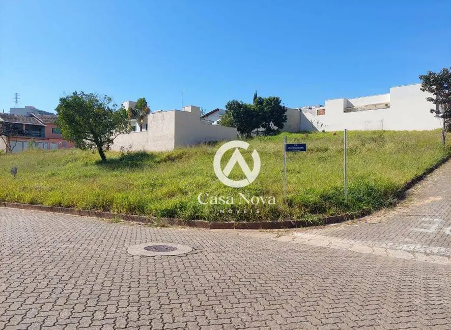 Foto 3 de Terreno / Lote à venda, 680m2 em Pouso Alegre - MG