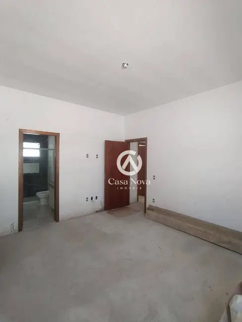 Foto 4 de Casa com 3 quartos à venda, 300m2 em Pouso Alegre - MG