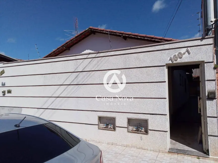 Foto 2 de Casa com 3 quartos à venda, 337m2 em São Carlos, Pouso Alegre - MG