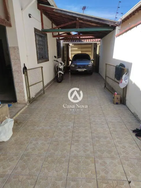 Casa com 3 quartos à venda, 337m2 em São Carlos, Pouso Alegre - MG - imagem 9 Foto 9 de Casa com 3 quartos à venda, 337m2 em São Carlos, Pouso Alegre - MG