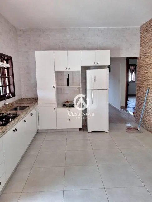 Chácara com 3 quartos à venda, 500m2 em Pouso Alegre - MG - imagem 4 Foto 4 de Chácara com 3 quartos à venda, 500m2 em Pouso Alegre - MG