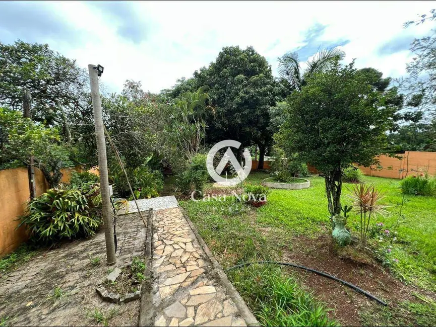 Foto 6 de Casa com 4 quartos à venda, 720m2 em Pouso Alegre - MG